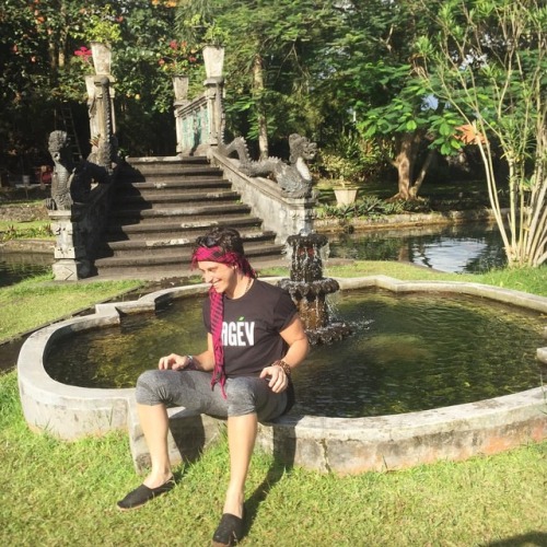 #TirtaGangga royal palace water gardens #fountain #Bali (at Water Gardens Tirtaganga)