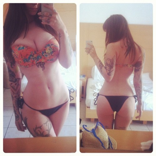 kittycvndy:  owlberta:  I will forever dream of a body like this  this is perfect  HIPSSSSSSSSSSSSSSSS!  <3