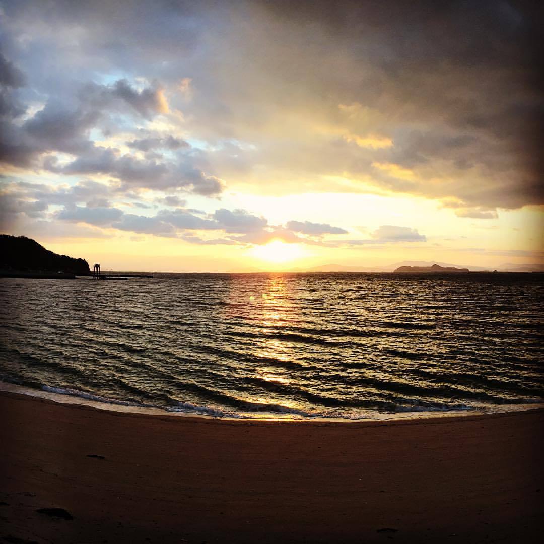 あかつき手帖 夕暮れ とびしま海道 広島 呉 海 夕暮れ 夕日 夕陽 瀬戸内海 サンセット あかつき手帖 夕暮れ とびしま海道 広島 呉 海 夕暮れ 夕日 夕陽 瀬戸内海 サンセット