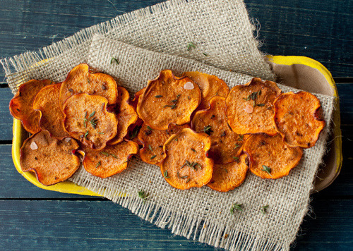 beautifulpicturesofhealthyfood:  Sweet Potato Baked Chips with Thyme…RECIPE