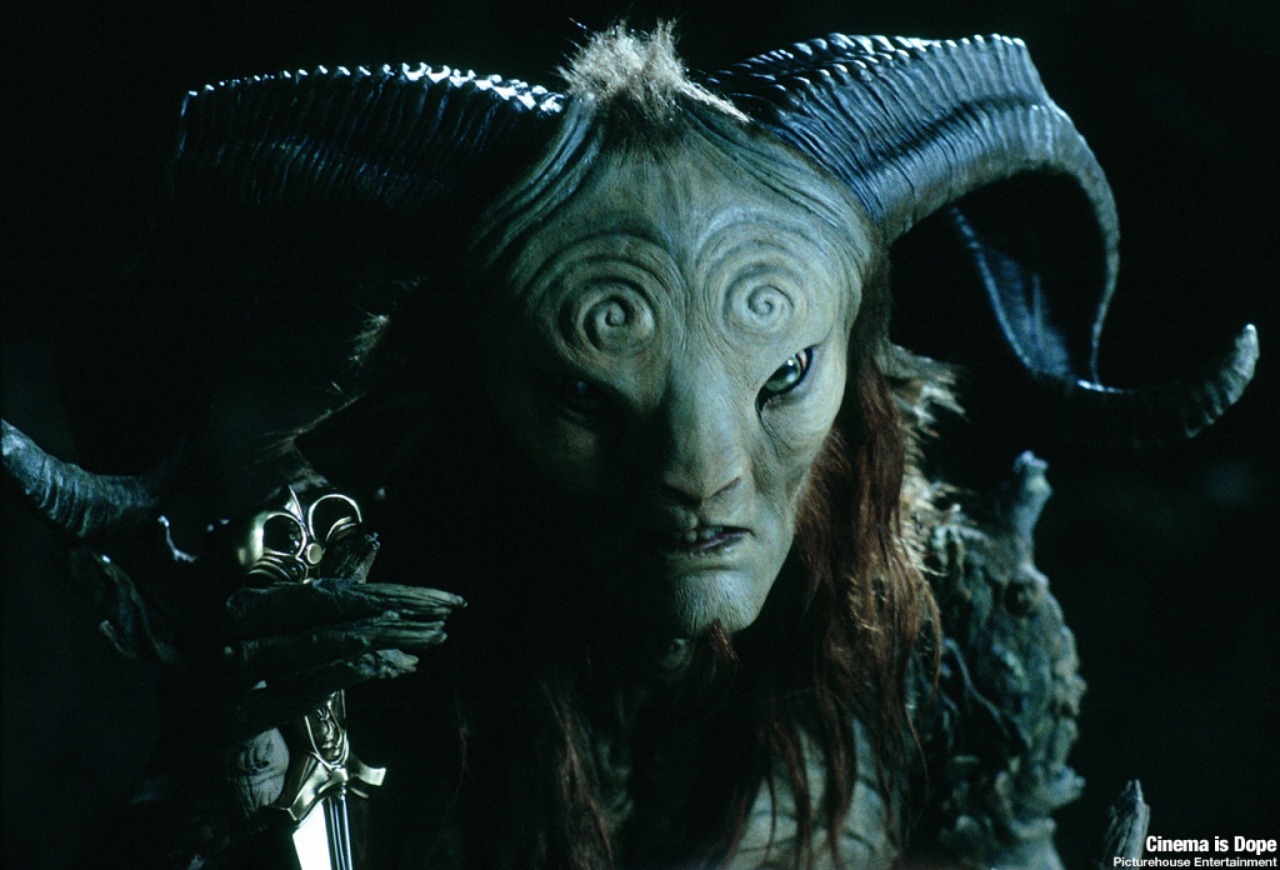 dietzmiles:  Benedict Cumberbatch bears a strong family resemblance to these creatures
