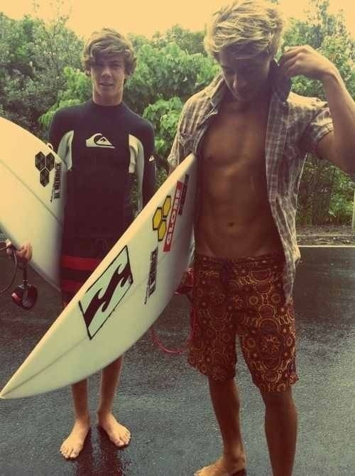armycarson:  Surfs up 👌