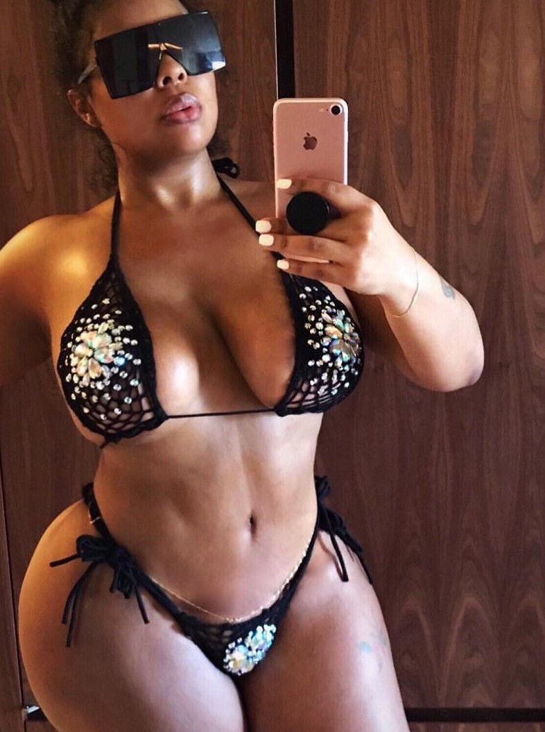 kingjazziedad:  kingjazziedad:  DeliciouslySexy. Curvy. BootiDelicious Mami…Ms