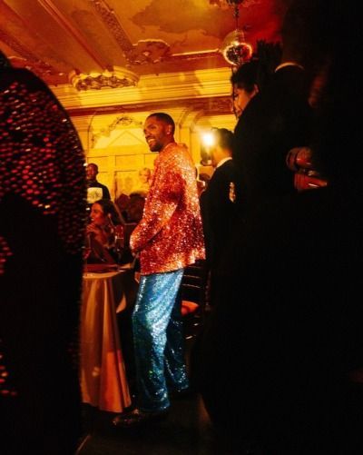 moschinosangel:   Frank Ocean’s Paris is Burning themed birthday party 