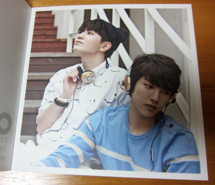 dancemachinehoya:  INFINITE momentum on-ear limited edition - PHOTOBOOK cr.cjleaf