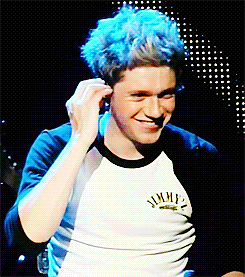 campfireniall:  @niallofficial sometimes i think i just want to hug the world then