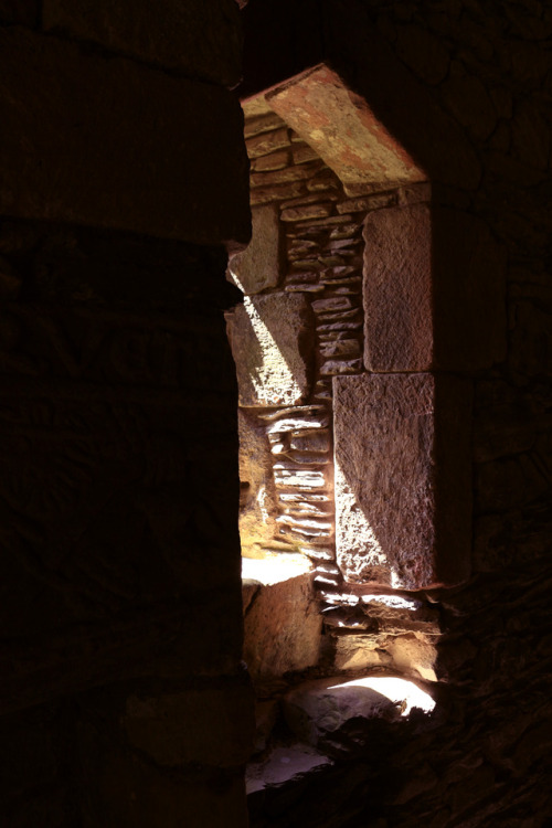 bydbach:abaty glyn y groes / valle crucis abbey