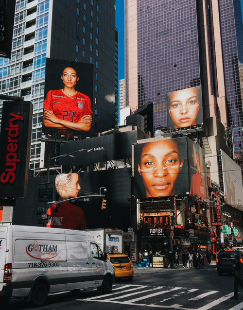 rookieforlife:Harry Rush: Oh, hey there Pinoe, Christen Press, Crystal Dunn, Mal Pugh, &amp; Julie E