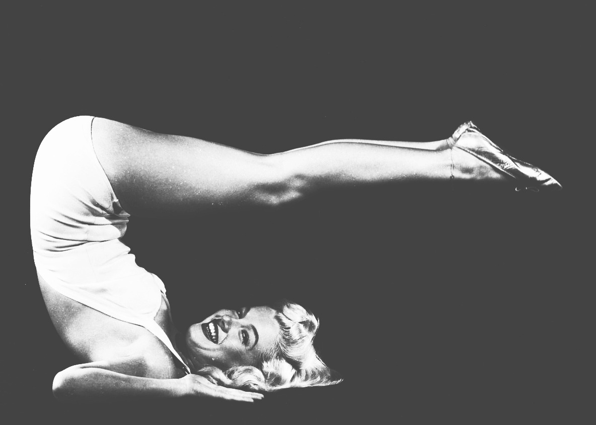ourmarilynmonroe:  Marilyn Monroe photographed by Ed Cronenwerth, 1948.