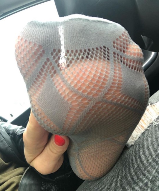 socksandfeet:      