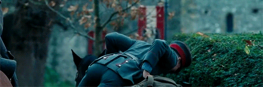 christhepine:How to mount a horse, a guide by Chris Pine