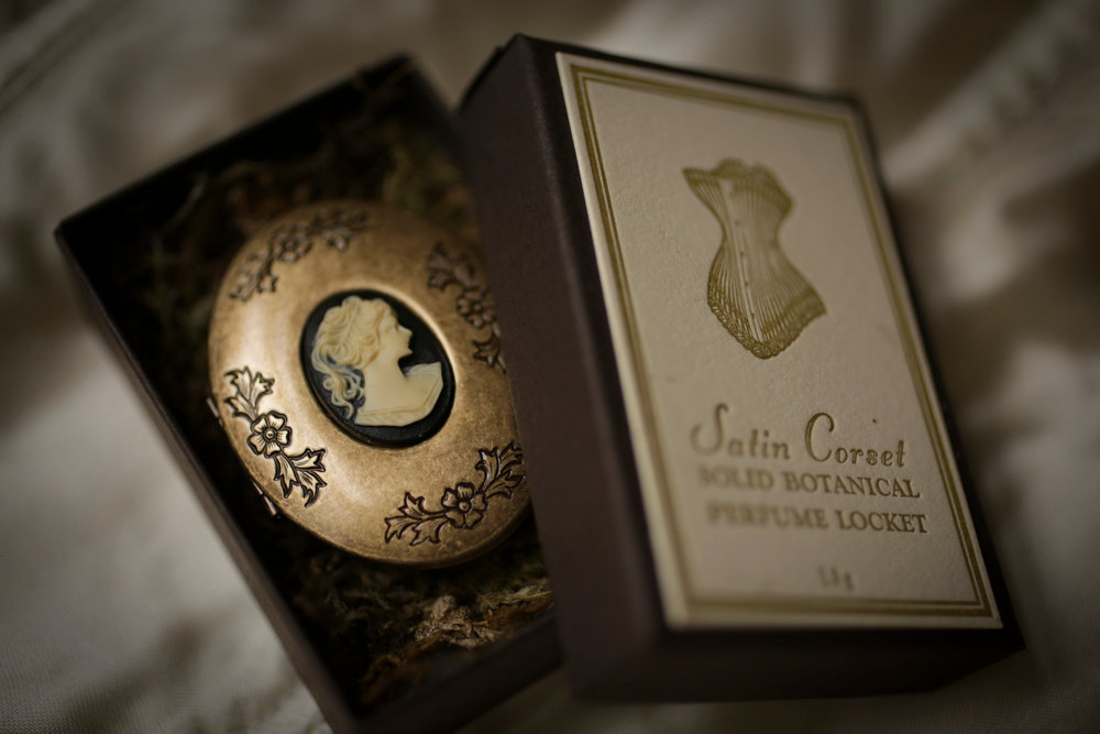 wnq-writers:  culturenlifestyle:  Natural Botanical Victorian Perfume &amp; Beauty
