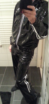 hunks-in-latex:  Pound a tight warm man hole: http://bit.ly/2FtKyVS