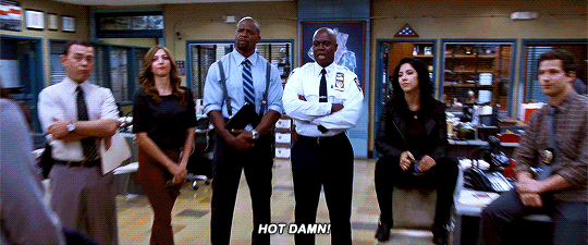 lizzie-mcguire:      In the scene where Captain Holt and the precinct took bets on