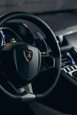 stayfr-sh:  A Closer Look: The Aventador