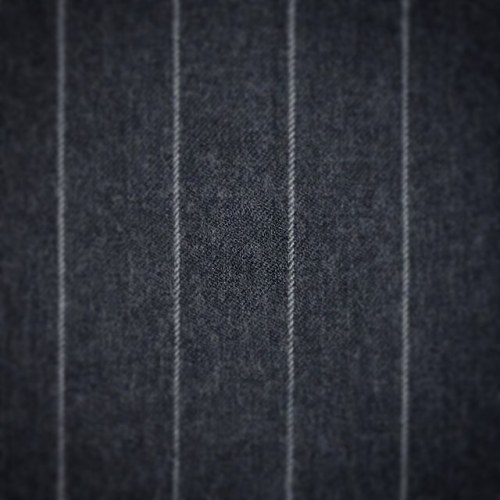 Light Grey Chalkstripe Super 110’s Suiting £19 PER METRE #yorkshirefabric #clearance #suiting 