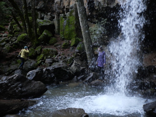 I went to see a waterfall with @ilovedirt and their partner, and it was great.