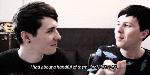 amazinqphil:   +   starring cinnamon roll and heart eyes howell