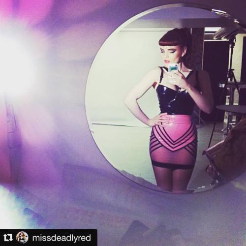 #Repost @missdeadlyred ・・・Super old #bts of when I shot with...