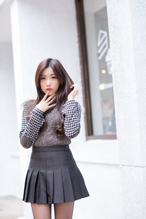 Plaid Skirt Perfection - Sherry (張雯涵) 