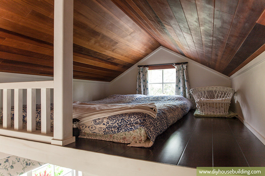 tinyhousedarling:  DIY House Building PLANS - $89 for Framing Plans I want this home!