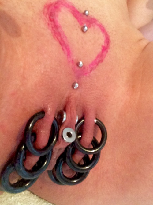 http://women-with-huge-labia-rings.tumblr.com/post/145611718187