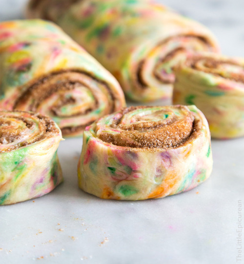 sweetoothgirl:   FUNFETTI CINNAMON ROLLS   