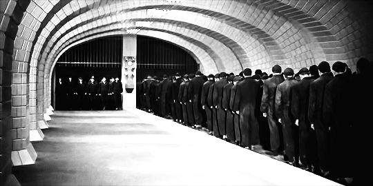 thewisecrackingtwenties:  METRÓPOLIS (1927) directed by Fritz Lang  A movie told