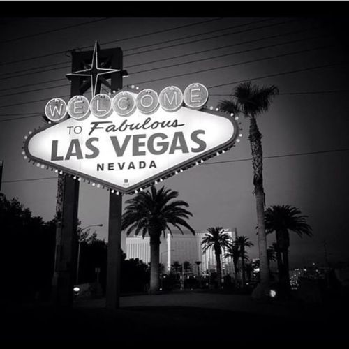 meanwhileinvegas:  I love it here. #home #noregrets #lasvegaslife #idontparty #asmuch #work by ktsteph_ http://ift.tt/1KCF8IH 