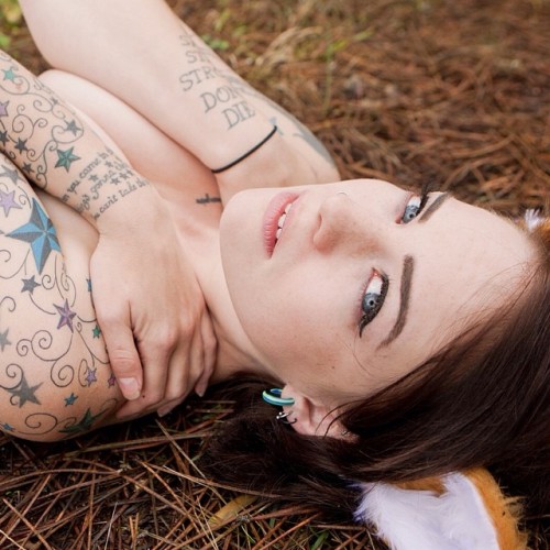 sallisssuicide:  New set by @lavezzaro out in just a few hours @suicidegirls www.suicidegirls.com 