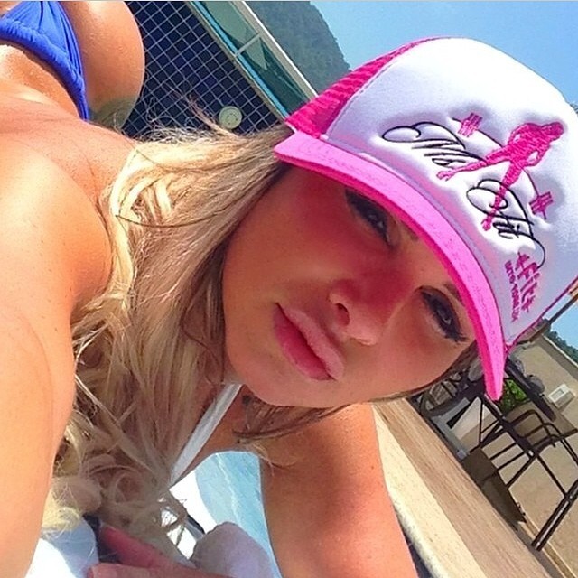 instagirlsme:  @andreiari Quer mais? visite: instagirls.me