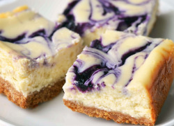 lustingfood: BLUEBERRY SWIRL CHEESECAKE BARS