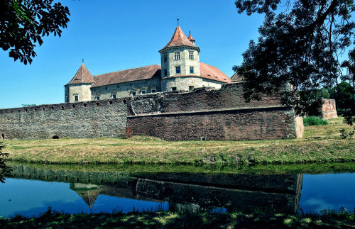 Fagaras fortressBuilt in 1310 on the site of a former 12th century wooden fortress (burned by the Ta
