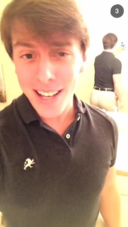 thatsthat24:male-celebs-naked:Thomas Sanders- VinerI was told I was featured on a “naked celebs” blo