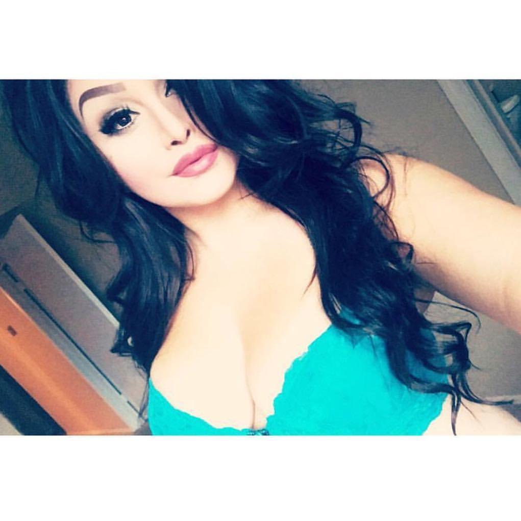 She’s the reason I’m moving to Phoenix!! Haha. Go follow her and show her some