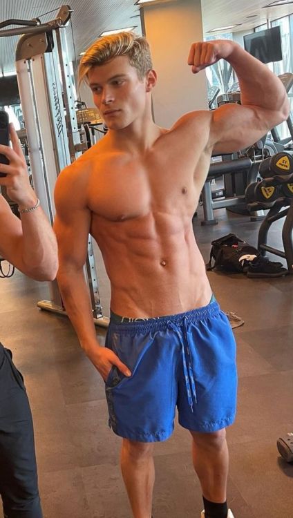 Guys-Moments:leo Stuke