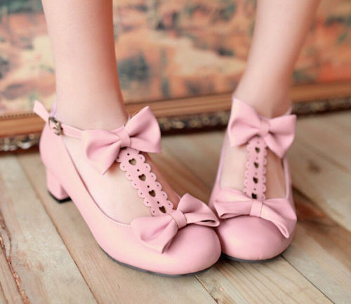 kawaiiconnection:Women’s Lolita Style Low Heel Pumps -   US ภ.98Get your daily dose of cute! Follow KawaiiConnection!