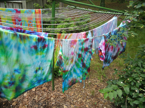 goddess-river: peaceful-moon: hollowscene: tie dye on Flickr. ☮☾ ☽ ⁎ ˚ * ☀ 