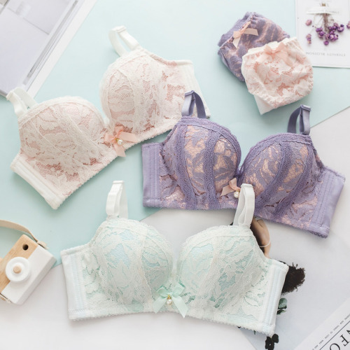 Divide and contour with these lovely Dara Contour Lingerie Set. Its elegant lace design gives a roun