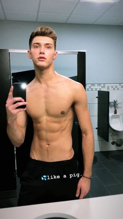 skinny-bi-twink:  thehottestmenaround: Jacob Dooley https://www.instagram.com/jacobdooley/    Oh fuck me….