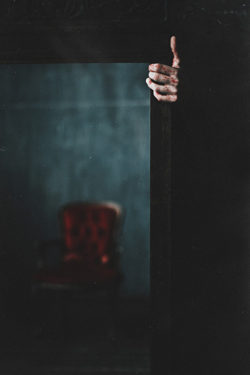 Closing my eyes, I imagine myself there, in the blue Mirror, whichcherishes the scarlet souls and ve