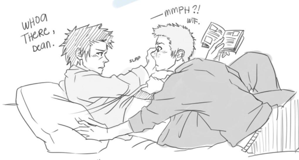 desuchieru:  o17 - semi-aggressive cuddling. i always see cas asking for some cuddles,