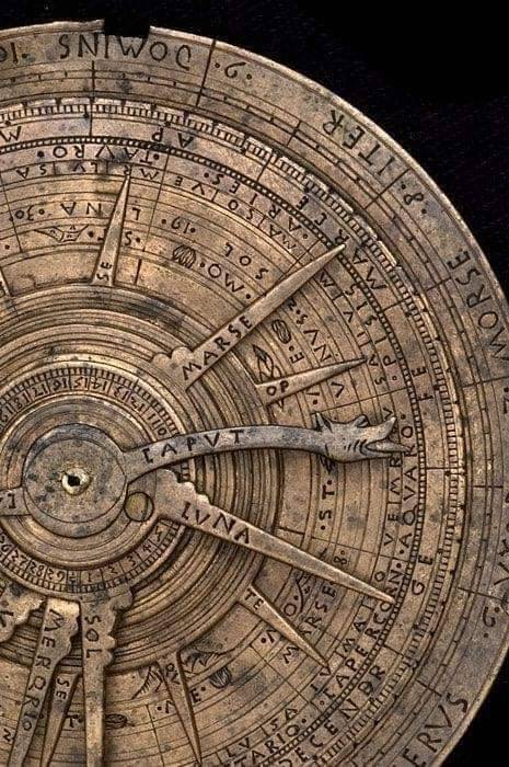 (via Astrolabe and Astrological Volvelle, Italian, later 15th century. : archeologyworld)