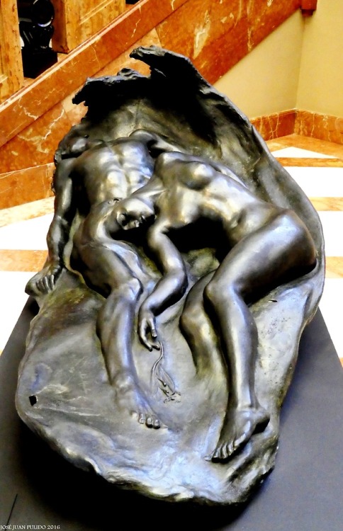 Hero and Leander, by Nemesio Mogrobejo (1904).