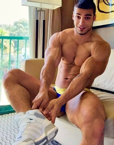 xxxnewstitch:  Excesivo