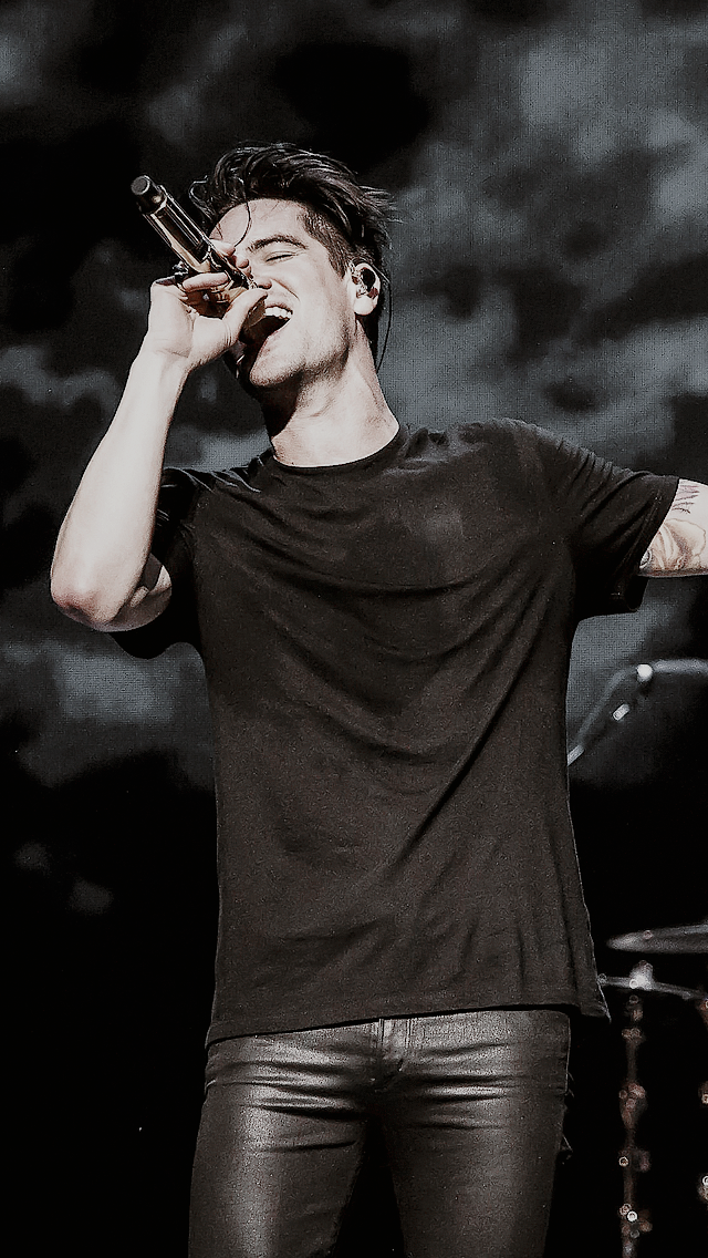 lockscrewnsx: ♦ brendon urie ♦ like or reblog if you save or use 