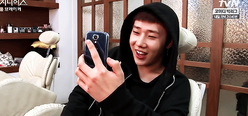 gyuishy-deactivated20141112:  sunggyu getting embarrassed when video calling 