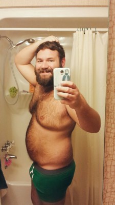 bearscumover:  rwmii:  I just thought yall should have this.   Sexy guy!