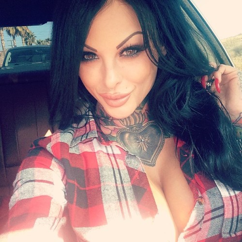 justinkedbabes:  Savannah Follow justinkedbabes.tumblr.com