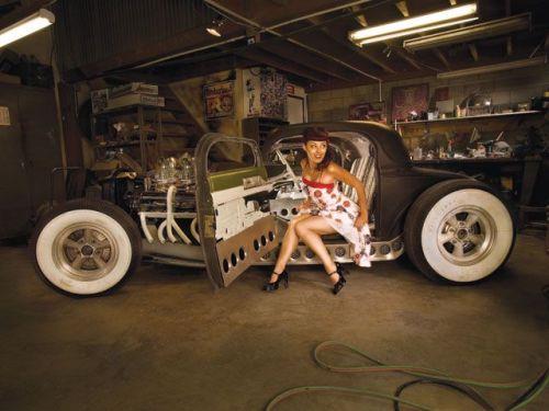 girls-n-cars:   > > girls-n-cars < <  